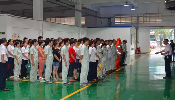 汇龙涂料开展2018年化学品泄漏事故应急救援演练