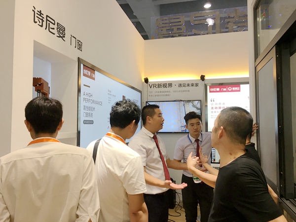 中国建博会20周年现场直击|诗尼曼门窗李正海:突围定制门窗 中国建博会20周年现场直击|诗尼曼门窗李正海:突围定制门窗