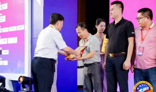 伊美德门窗荣膺“经销商推崇品牌”，得票数第一名！