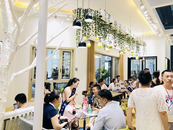 中国建博会20周年现场直击 | 圣堡罗门窗陈小庭：专注整体门窗