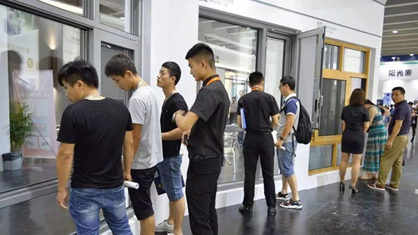 2018中国建博会(广州)| 德技优品门窗备受追捧! 2018中国建博会(广州)| 德技优品门窗备受追捧!
