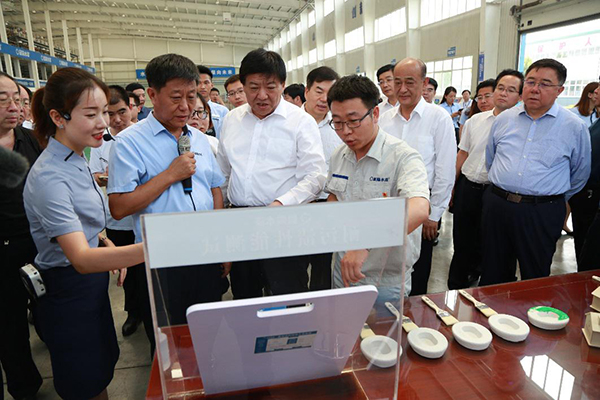 河北省重点项目观摩调度团走进晨阳水漆全球智能制造基地