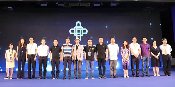 智能锁消费者喜爱十大品牌、十大态度人物、产品金奖等葵花奖七大奖项揭幕,来看看都有谁 智能锁消费者喜爱十大品牌、十大态度人物、产品金奖等葵花奖七大奖项揭幕,来看看都有谁