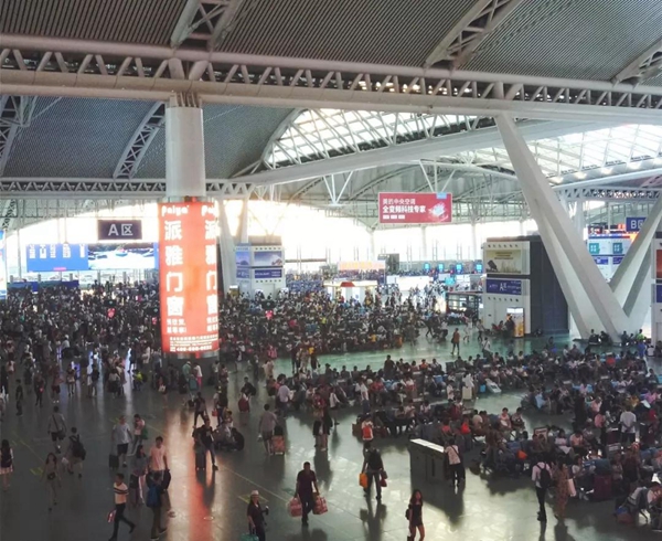 派雅门窗第四轮高铁广告强势来袭，品牌魅力再次闪耀大江南北！