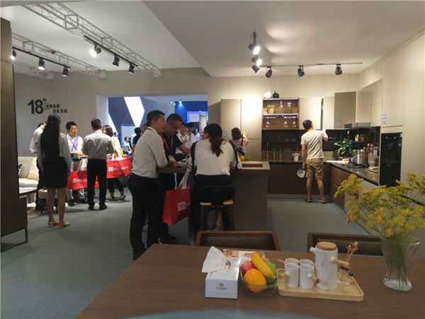 盘点：广州建博会伊仕利家居有哪些看点？“意式极简”新品惊艳亮相！