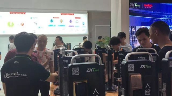 中安乐客全新人脸识别锁震撼来袭 中安乐客全新人脸识别锁震撼来袭