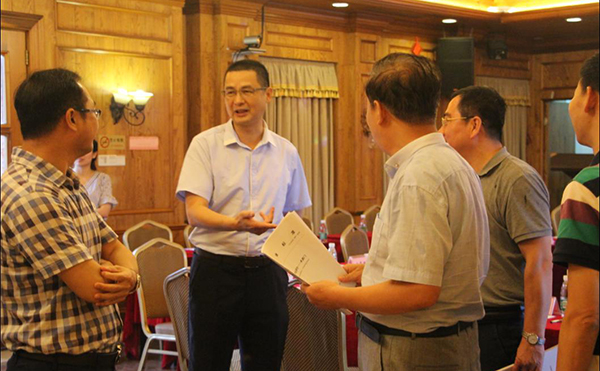 中国林产工业协会团体标准《水性漆木门》研讨会在大自然家居总部召开