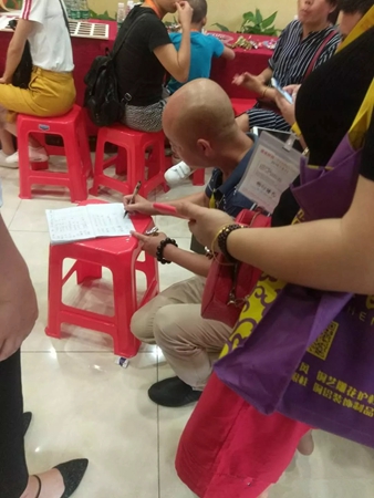 广大客商来和兴赢木业参观考察！！
