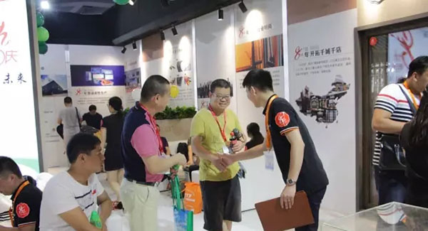 2018中国建博会（广州）| 美沃门窗惊艳亮相建博会，窗王驾到，王者风范