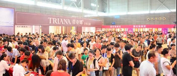 游鸿明助阵蒂亚娜8月4日工厂直供会,火爆全场!