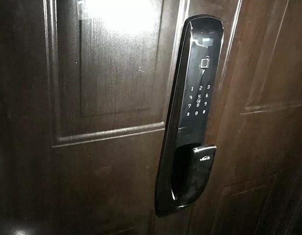 因特智能锁新品上市，推拉锁T21 总是快人一步