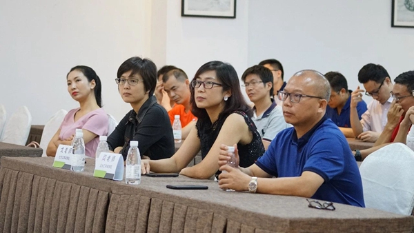 中控智能锁：北大汇丰商学院走进中控智慧