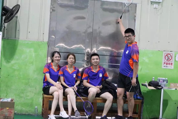皇派门窗2018“皇派杯”羽毛球比赛精彩开赛！