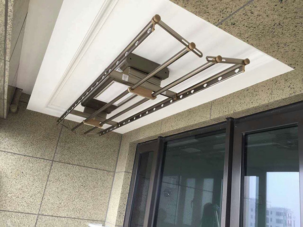 闪晾晾衣架品牌有哪些优势_经营晾衣架加盟店要注意什么