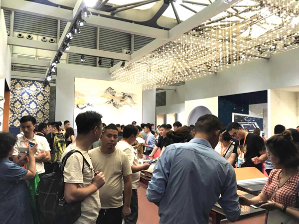 上海墙纸墙布展｜摩登野兽墙布W3馆E21：产品花型风格独特