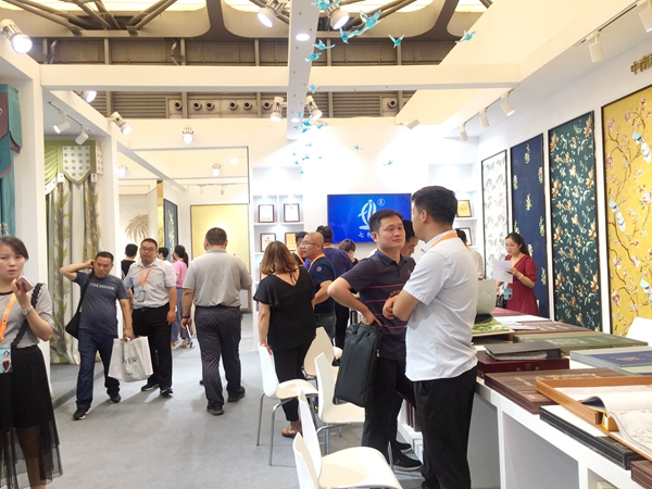 上海墙纸墙布展|七特丽W3馆B16：本草糯米浆创环保之路