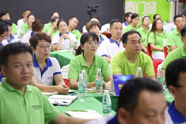 宏明泰铝包木窗:优化市场服务,助力提质增效