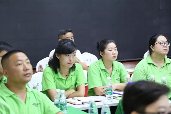 宏明泰铝包木窗:优化市场服务,助力提质增效