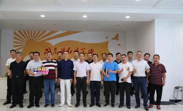欢乐熊做东小型高端沙龙，业界大咖深聊【当板材遇到全屋定制】