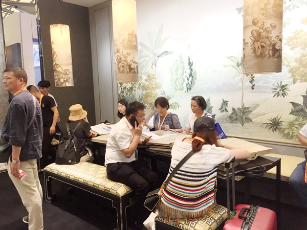 上海墙纸墙布展|乾庄W2馆D16：携手经销商，潜心前行