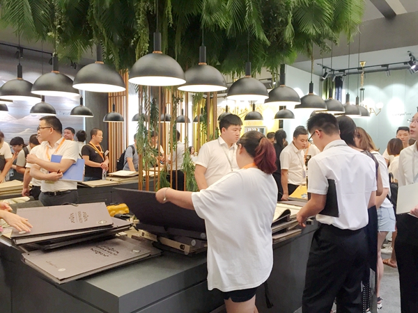 上海墙纸墙布展|可罗雅W2馆B18:沉淀价值,打造品牌差异
