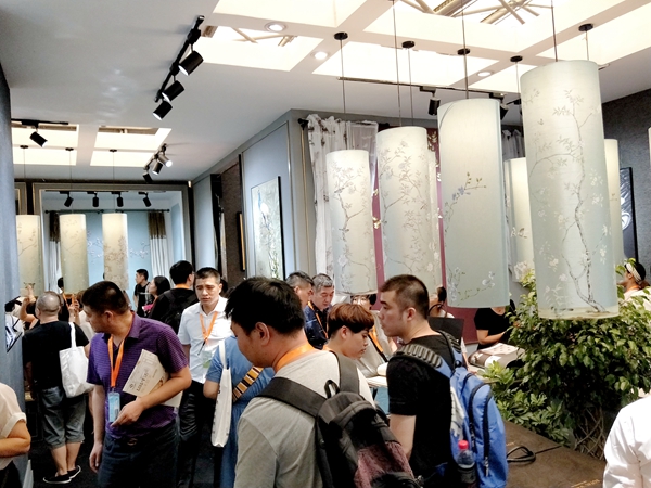 上海墙纸墙布展|乾庄W2馆D16：携手经销商，潜心前行