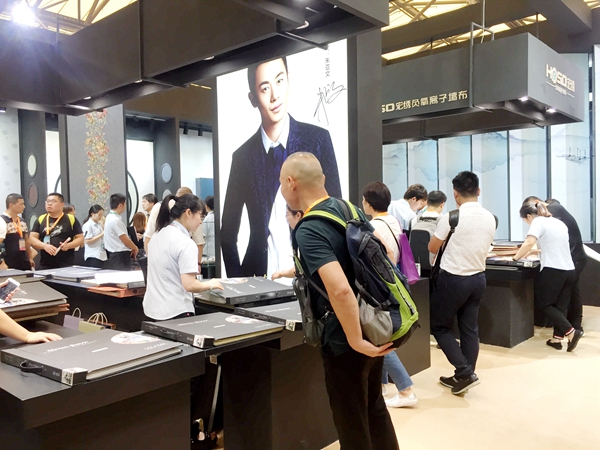 上海墙纸墙布展|宏绣W2馆C12：整体软装势在必行！