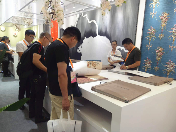 上海墙纸墙布展|孚太E2馆C18A:确立专卖渠道,进行线上线下结合