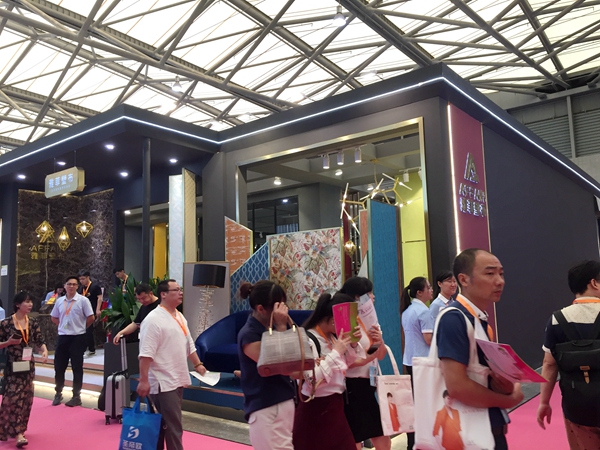 上海墙纸墙布展|雅菲W3馆B18：诚信勤劳赋能品牌发展！