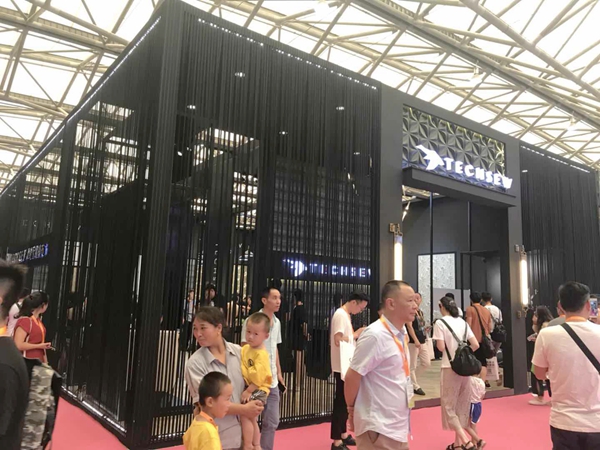 上海墙纸墙布展|缇绣W2馆B18:好服务打造软实力!