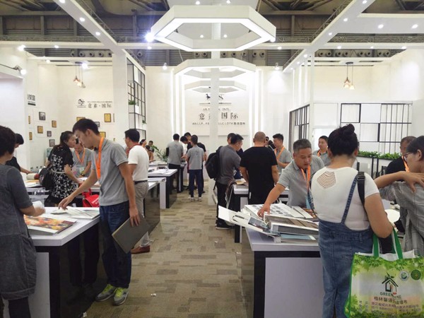上海墙纸墙布展|意素E1馆C16：梳理专卖体系，为发展筹划布局