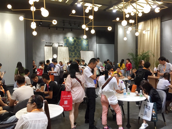 上海墙纸墙布展|红宝石W2馆C18:落实线上线下统一价