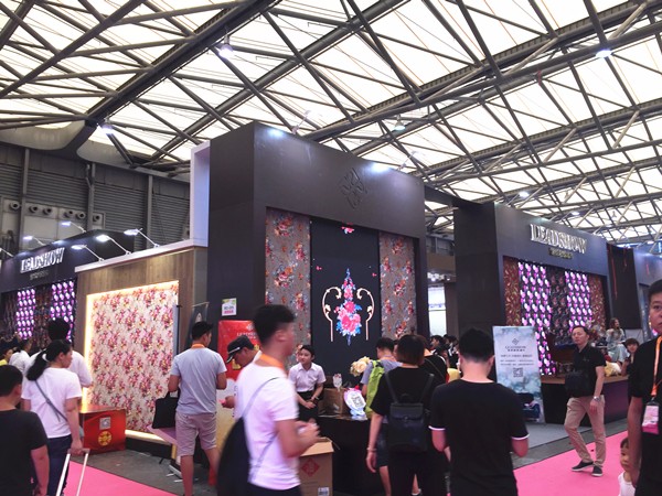 上海墙纸墙布展|领绣W2馆D25：从集成背景墙切入定制行业