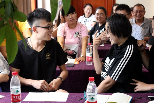 腹有万千语,心似莲花开!金诚永信全屋定制年中内训会干货满满!
