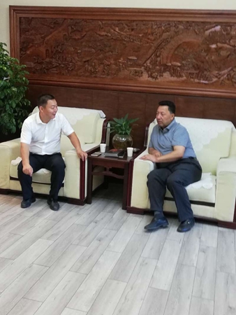 重磅！乌鲁木齐市政协主席艾山江造访世纪恒泰家具