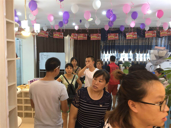 开业大吉:隆重庆祝品爱全屋定制重庆奉节店开业