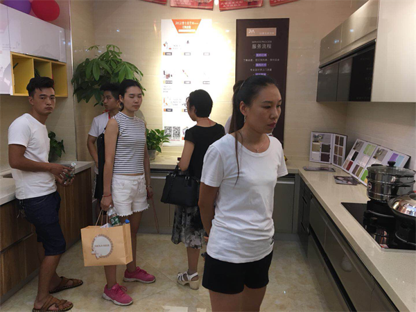 开业大吉:隆重庆祝品爱全屋定制重庆奉节店开业