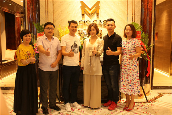 玛格重庆红星店重装开业：空间颜值升级+人气歌手许佳慧助阵，现场嗨爆！