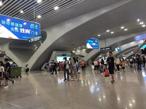 致尚门窗：广州南站高铁品牌广告投放再启程！