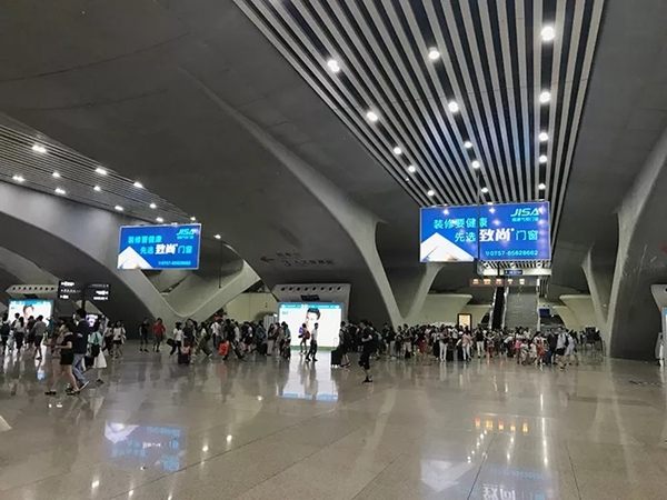 致尚门窗：广州南站高铁品牌广告投放再启程！