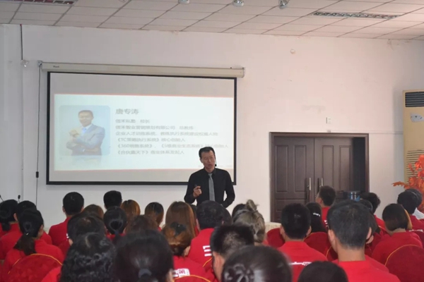 荣耀十六,不忘初心:第三届916宇曼橱柜节启动会圆满成功