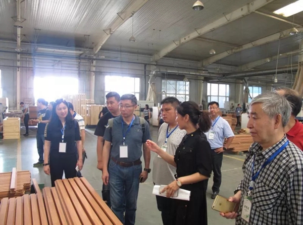 华兴节能门窗携手调研组，开展《建筑门窗附框技术要求》调研工作