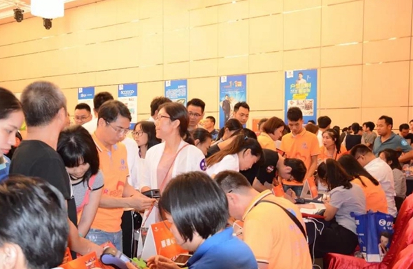 燃爆了！伊仕利家居星级品质狂欢节第四届签售会圆满落幕！