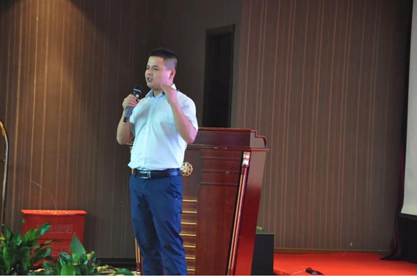 飞宇门窗2018年“凝心聚力,流量为王”年中经销商培训大会回顾