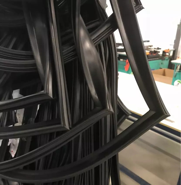 森鹰聚焦木窗:森鹰做的不仅仅是一扇窗,更是一份温暖