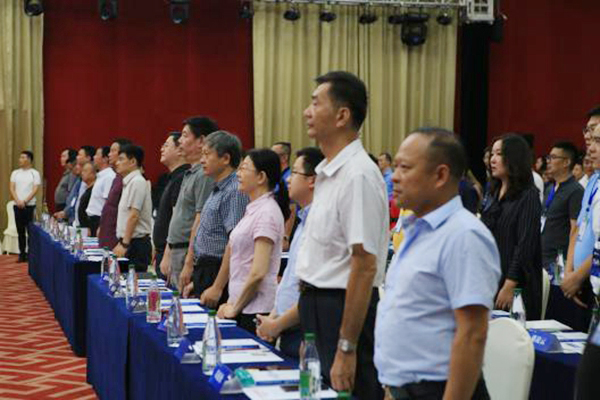 全国工商联家具装饰业商会门窗专委会在浙江嘉兴南湖正式宣告成立