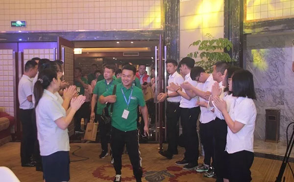 群喜木门超级新品惊艳上线,极简风设计为你而定