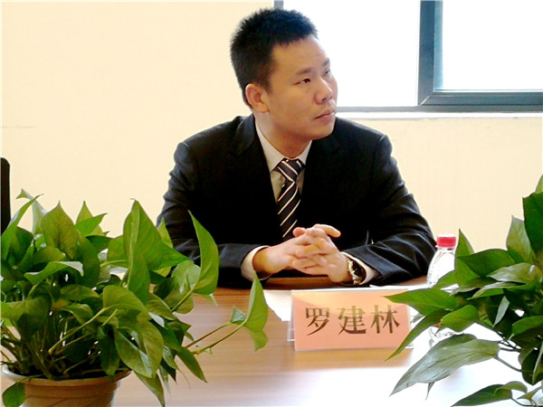 热烈祝贺至爱·达斐丽整装共享平台战略合作签约仪式圆满成功