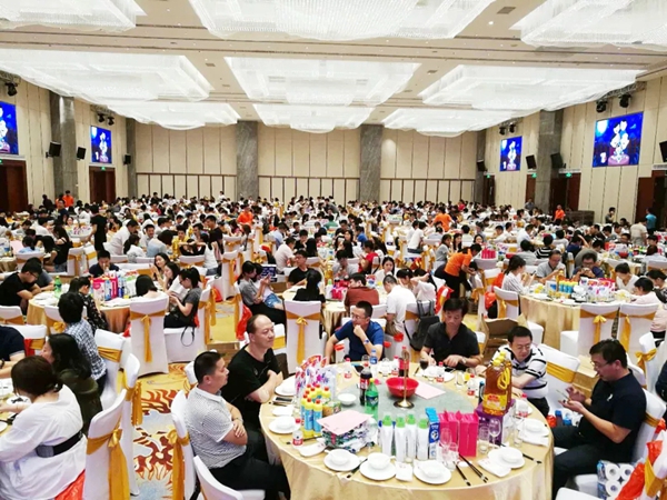 狄耐克2018年中秋博饼晚会温情启幕!