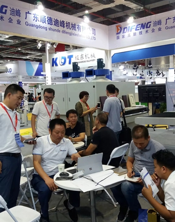 迪峰机械出席国际木工机械展,为涂装行业发展提供智能化支持